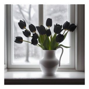 Frosted Elegance: zwarte tulpen in een witte vaas Foto Afdruk