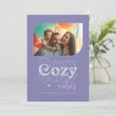 Frosted Lavender Cosy Vibes Only Kerstfoto Feestdagenkaart (Staand voorkant)