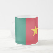 Frosted small glass mug with flag of Cameroon Matglas Koffiemok (Voorkant links)