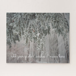 Frosted takken en een met sneeuw bedekt bos legpuzzel