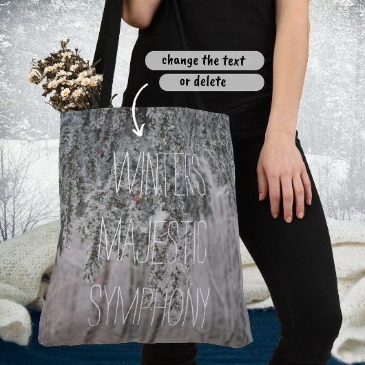 Frosted takken en een met sneeuw bedekt bos tote bag