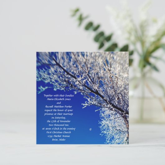 Frosted Tree met Moon Wedding Invitting Kaart (Staand voorkant)