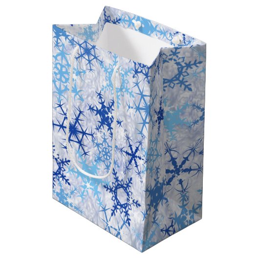 Frosty Blue Snowflakes Medium Cadeauzakje (Voorkant Gekanteld)