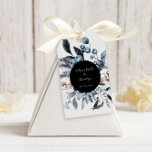 Frosty Blue Winter Bloemen Monogram Bruiloft Cadeaulabel<br><div class="desc">Ons 'Frosty Winter Floral Wedding'-collectie is voorzien van staalblauwe waterverf bloemen in combinatie met gepersonaliseerde monogrammen en elegante typografie op verschillende achtergrondkleuren waaruit u kunt kiezen. Bekijk onze winkel voor meer items uit dit collectie.</div>