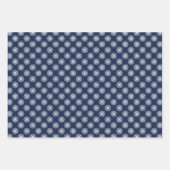 Frosty Snowflake Design op een Midnight Blue Sky Inpakpapier Vel (Voorkant)