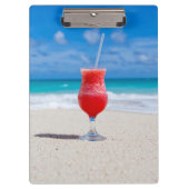 Frosty Strawberry-Drink op het strand Klembord (Voorkant)