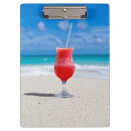 Frosty Strawberry-Drink op het strand Klembord