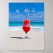 Frosty Strawberry-Drink op het strand Poster (Voorkant)