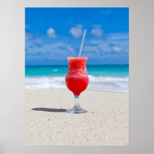Frosty Strawberry-Drink op het strand Poster