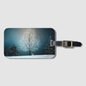 Frosty tree in de avond bagagelabel (Voorkant (horizontaal))