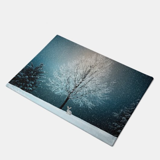 Frosty tree in de avond deurmat (Schuin)