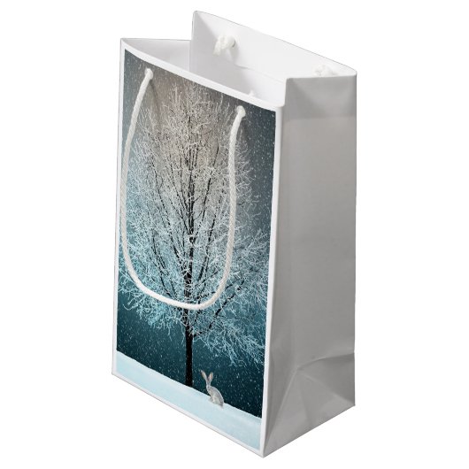 Frosty tree in de avond klein cadeauzakje (Achterkant Gekanteld)