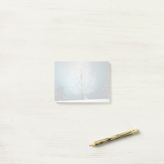 Frosty tree in de avond post-it® notes (Op bureau)