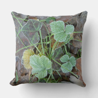 Frozen Leaves Pattern Throw Pillow Kussen