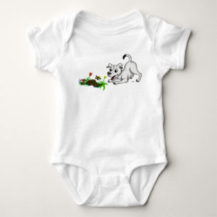 Frühlingserwachen, Welpe mit Schmetterling Romper
