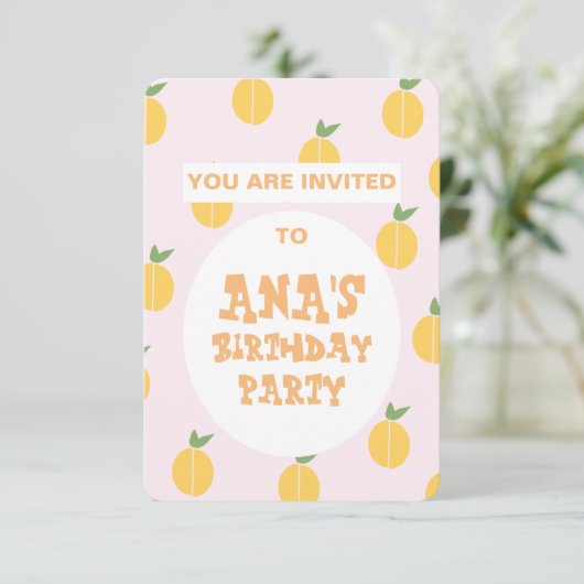 Fruitige perziken Verjaardag uitnodiging (Staand voorkant)