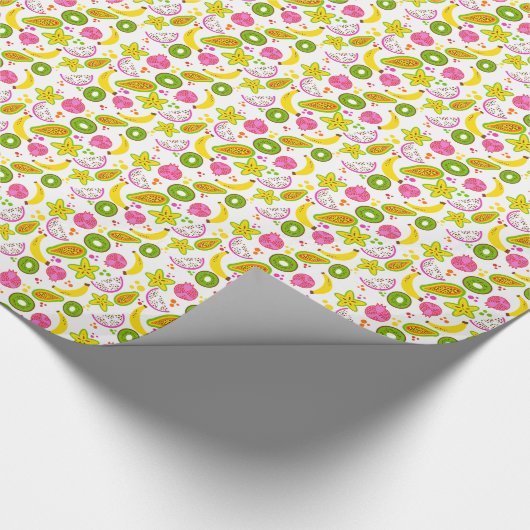 Fruitsalade op kleine witte schaal cadeaupapier (Hoek)