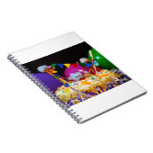 Fubby avontuur in feeststemming met taart. notitieboek (Rechterzijde)