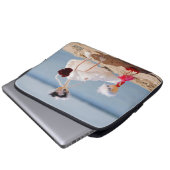 Fubby Bruidsmeisje met Bruid op strand. Laptop Sleeve (Voorkant onderkant)