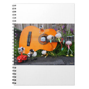 Fubby creaties die Paso Doble dansen en muziek mak Notitieboek