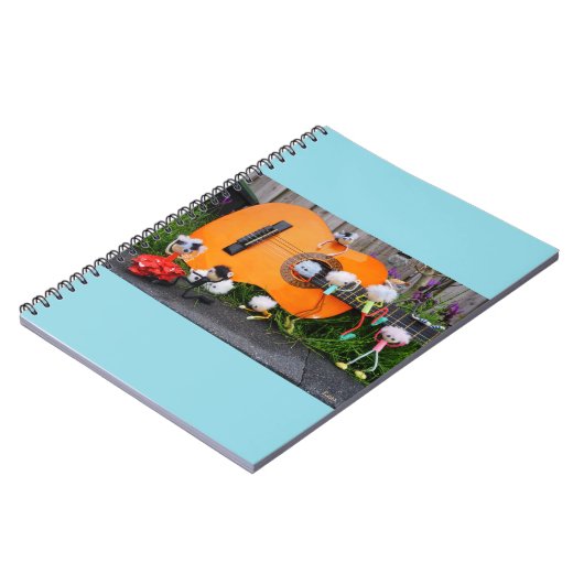 Fubby creaties die Paso Doble dansen en muziek mak Notitieboek (Linkerzijde)