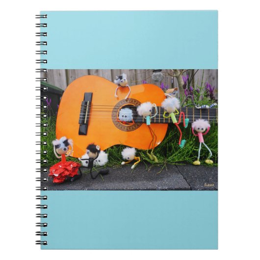 Fubby creaties die Paso Doble dansen en muziek mak Notitieboek (Voorkant)