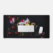 Fubby die Kerstverlichting in de Kerstboom hangen. Bureaumat (Keyboard & Muis)