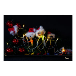 Fubby die Kerstverlichting in de Kerstboom hangen. Perfect Poster