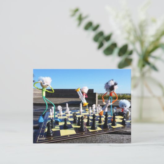 Fubby die schaakspel spelen. briefkaart (Staand voorkant)