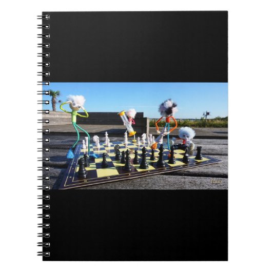 Fubby die schaakspel spelen. notitieboek (Voorkant)