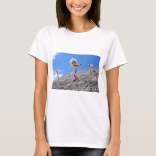 Fubby die van de berg aan het skiën is. t-shirt