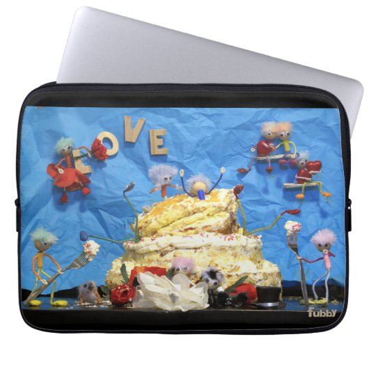 Fubby feest met taart en bruidspaar. laptop sleeve (Voorkant)