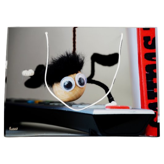 Fubby hangend als de scene van Tom Cruise. Groot Cadeauzakje (Voorkant)