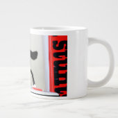 Fubby hangend als de scene van Tom Cruise. Grote Koffiekop (Rechts)