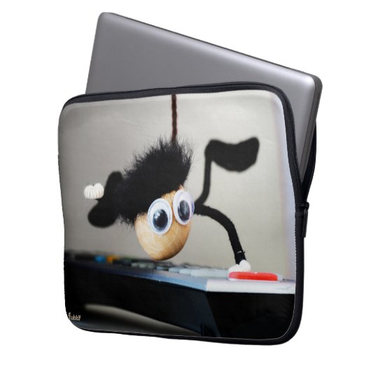Fubby hangend als de scene van Tom Cruise. Laptop Sleeve (Voorkant Links)