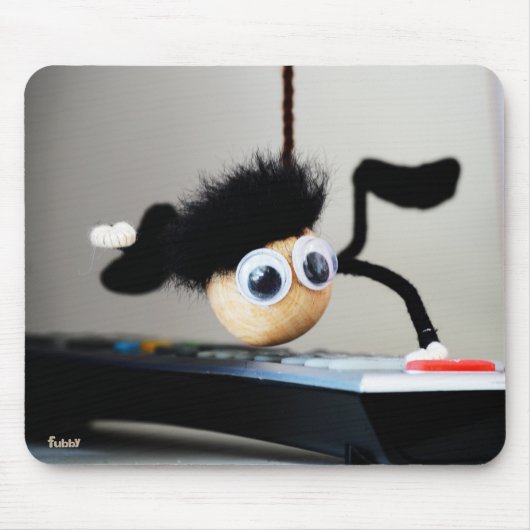 Fubby hangend als de scene van Tom Cruise. Muismat (Voorkant)