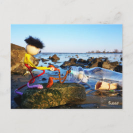Fubby met flessenpost aan de kust. briefkaart