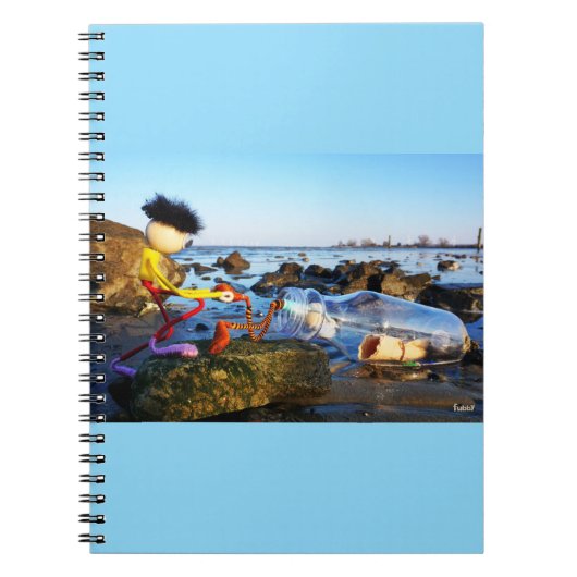 Fubby met flessenpost aan de kust. notitieboek (Voorkant)