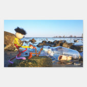 Fubby met flessenpost aan de kust. rechthoekige sticker (Voorkant)