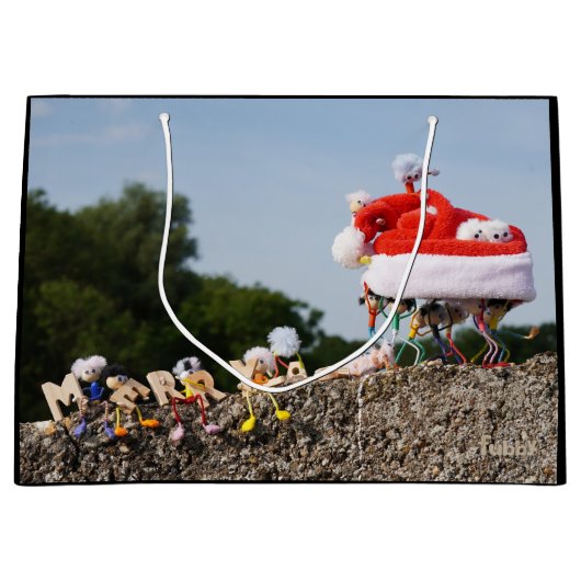 Fubby met kerstmuts avontuur. groot cadeauzakje (Voorkant)