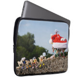 Fubby met kerstmuts avontuur. laptop sleeve (Voorkant Rechts)