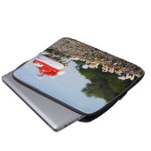 Fubby met kerstmuts avontuur. laptop sleeve (Voorkant onderkant)