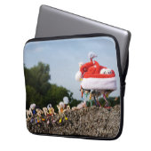 Fubby met kerstmuts avontuur. laptop sleeve (Voorkant Links)