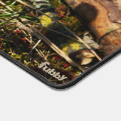 Fubby monster op de schommel. bureaumat (Hoek)