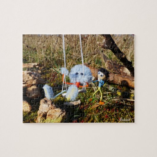 Fubby monster op de schommel. legpuzzel (Horizontaal)