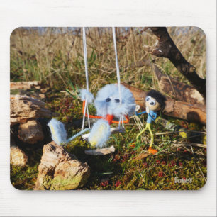 Fubby monster op de schommel. muismat