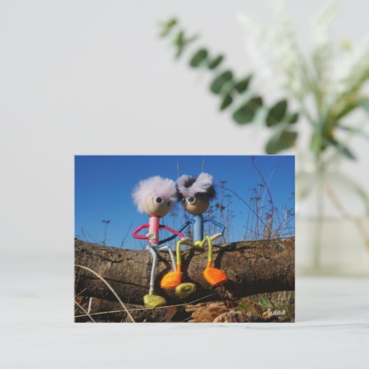 Fubby paartje dat romantisch verliefd zitten. briefkaart (Staand voorkant)