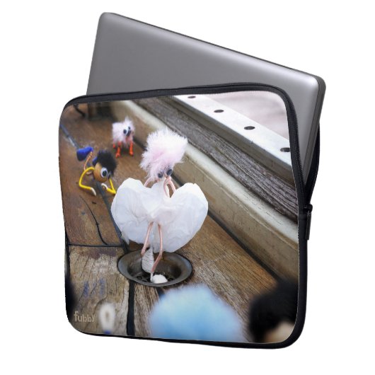 Fubby poppetje als Marilyn Monroe verkleed. Laptop Sleeve (Voorkant Links)