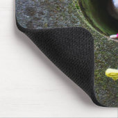 Fubby poppetje dat in een muur zit. muismat (Hoek)