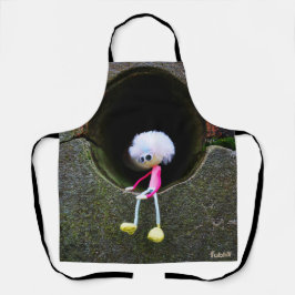 Fubby poppetje dat in een muur zit. schort